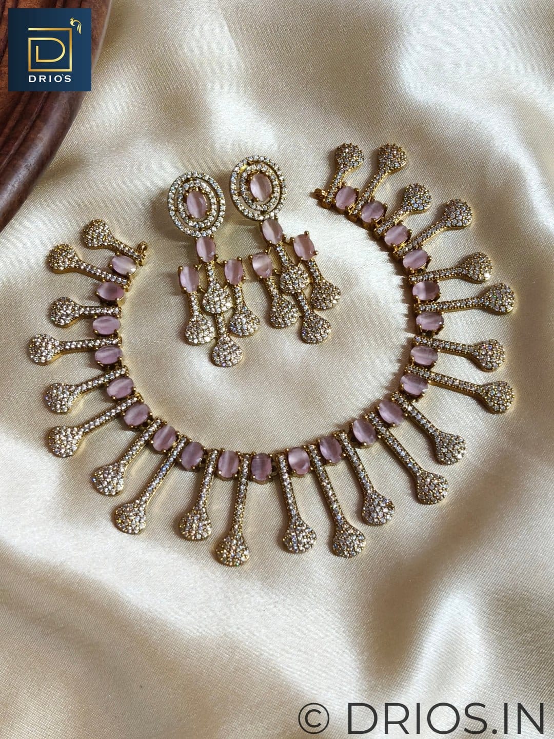 Regal Sparkle Necklace