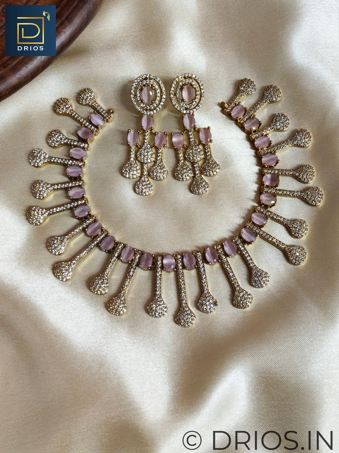 Regal Sparkle Necklace