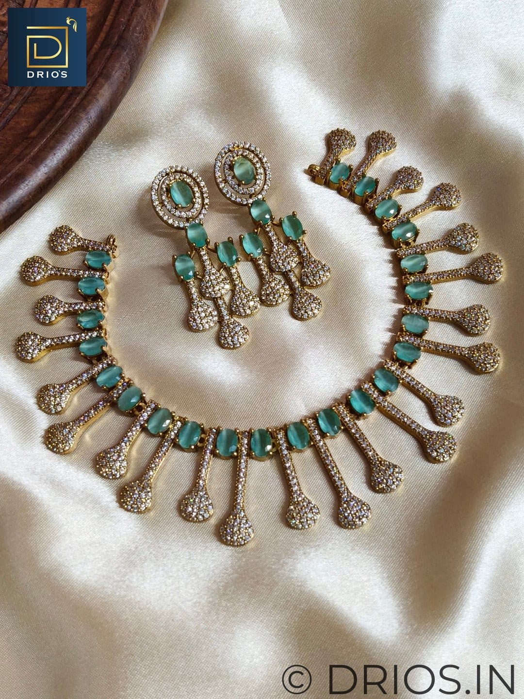 Regal Sparkle Necklace