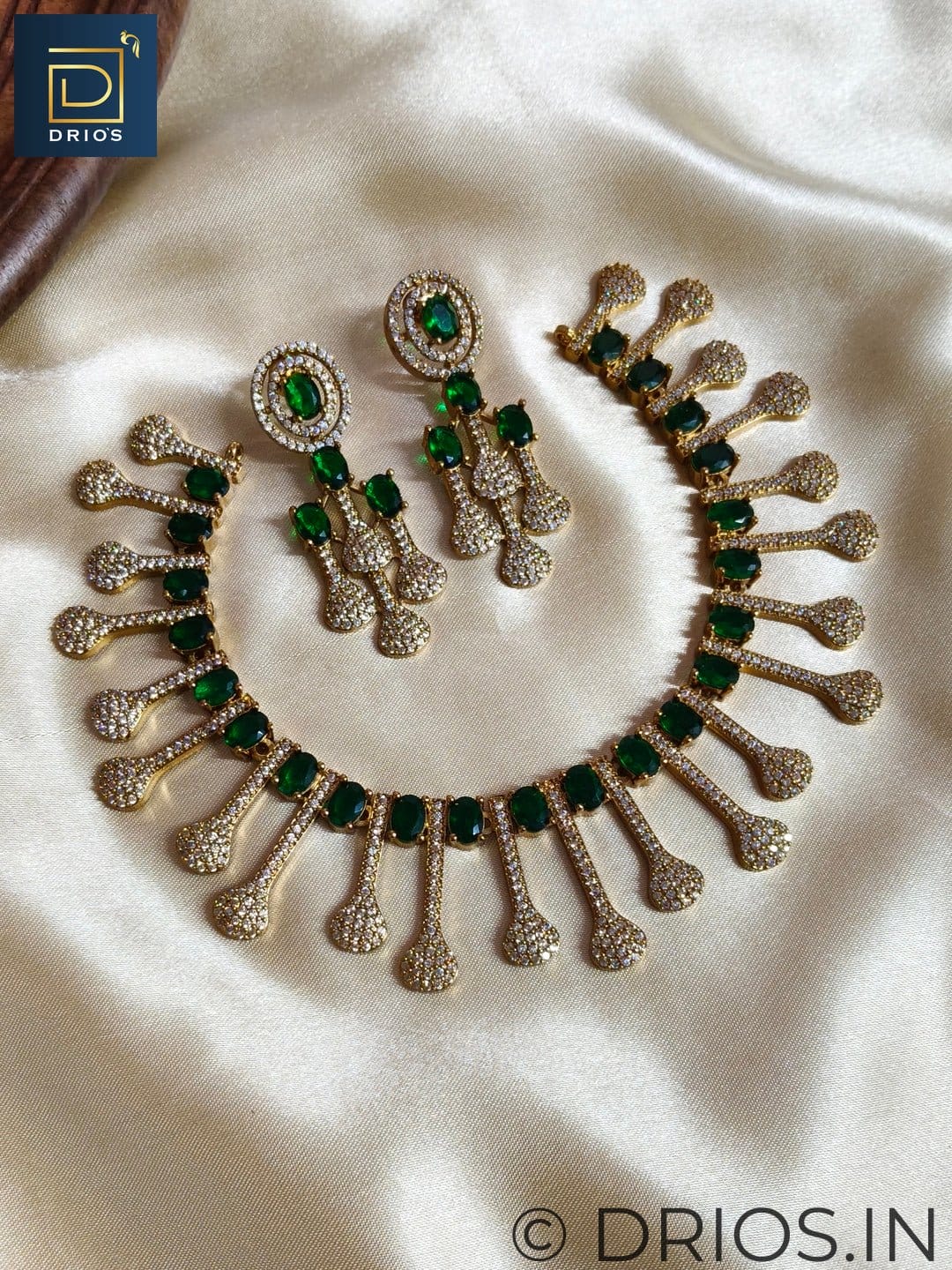 Regal Sparkle Necklace