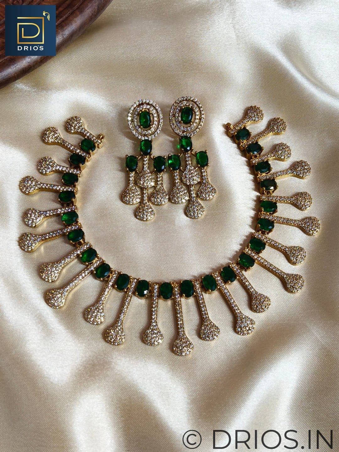 Regal Sparkle Necklace
