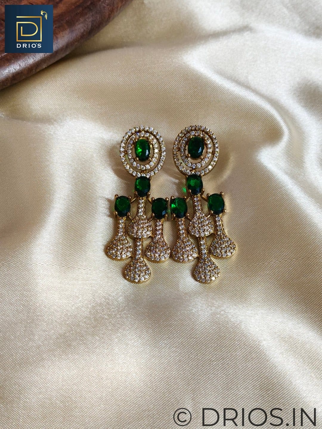 Regal Sparkle Necklace