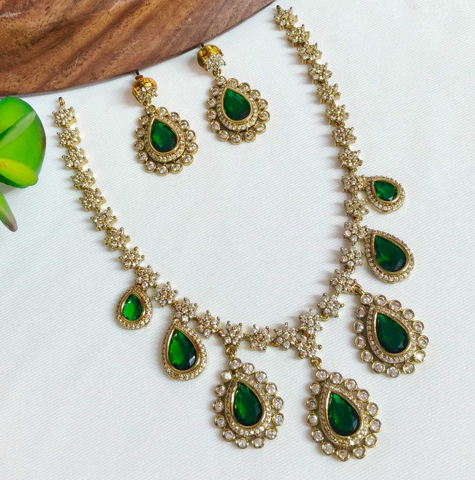 NECKLESS SET