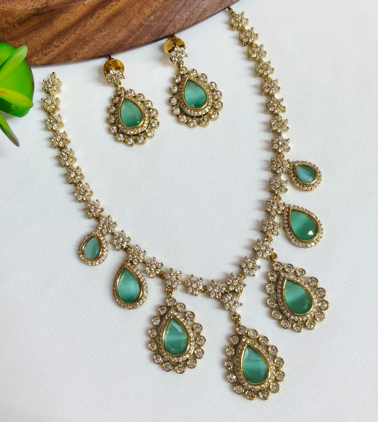 NECKLESS SET