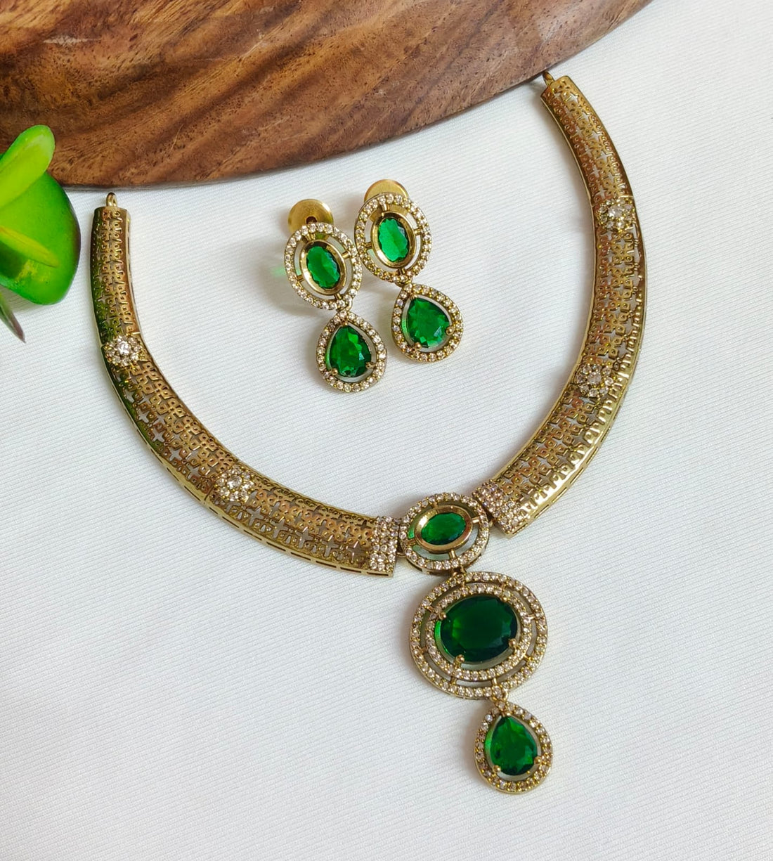 NECKLESS SET