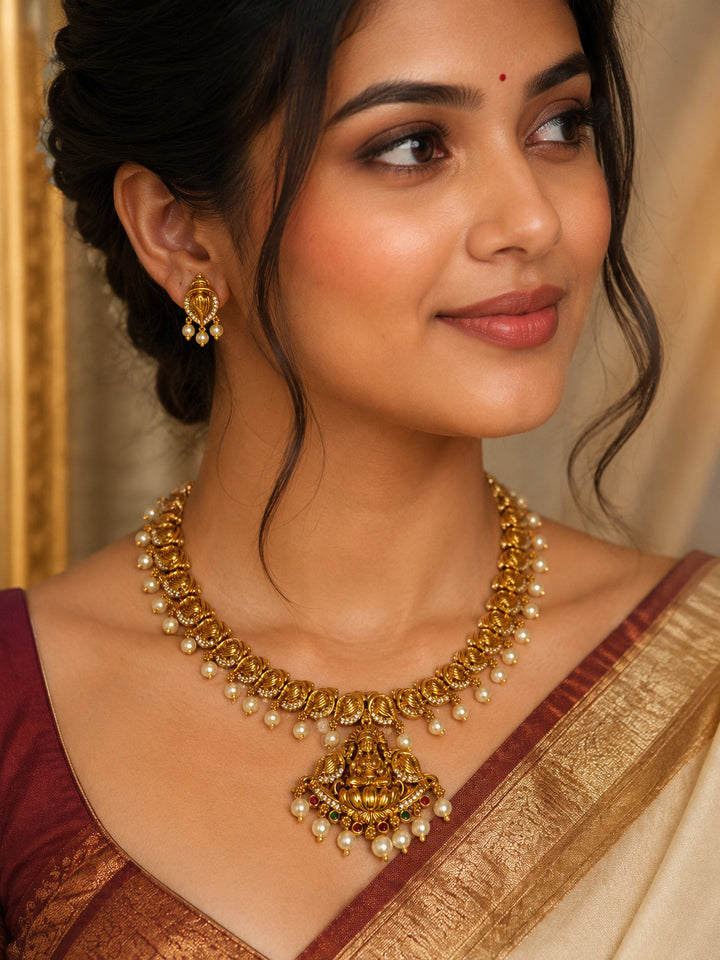 BRASS NECKLESS