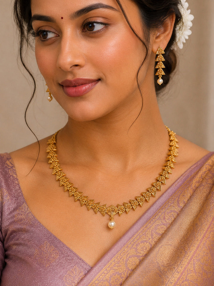 BRASS NECKLESS